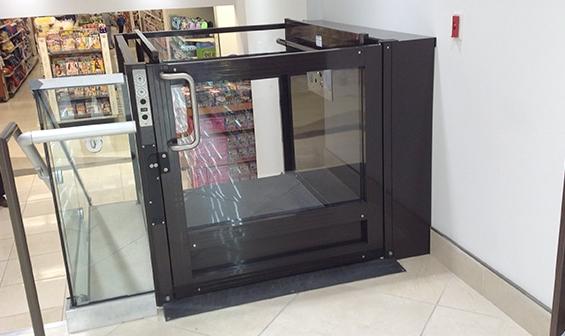 Glass 垂直轮椅 Lift for convenience stores